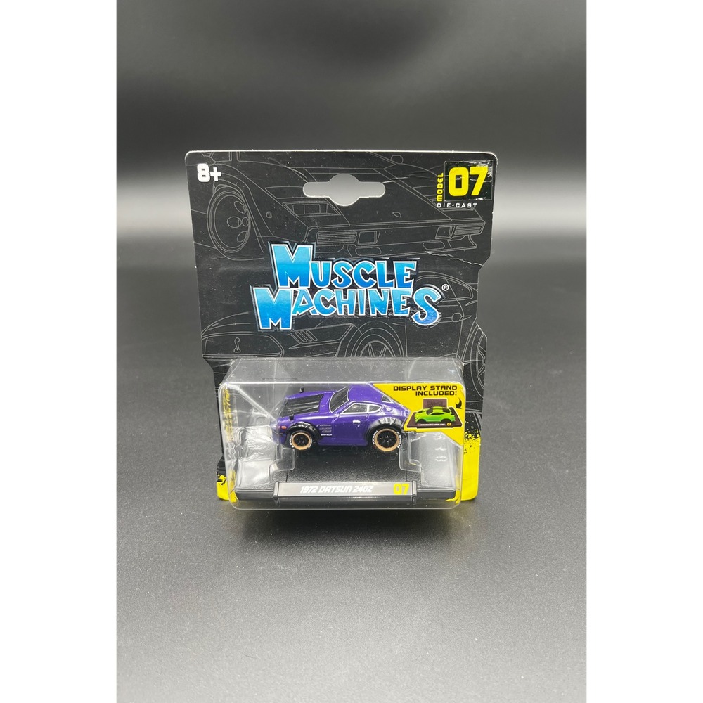 Muscle Machines 1972 Datsun 240Z Purple Model 07 Die-Cast Car with Stand New